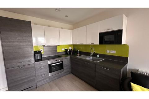 2 bedroom flat to rent, Hayling Way, Edgware, HA8