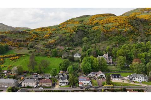 undefined, Long Row, Menstrie, FK11