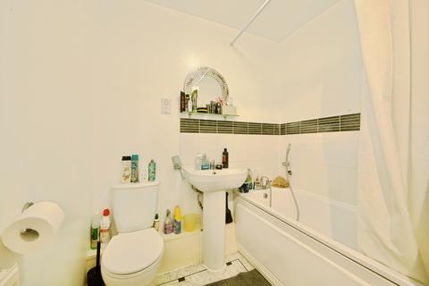 2 bedroom apartment for sale, 10 Cameron Crescent, Edgware, HA8