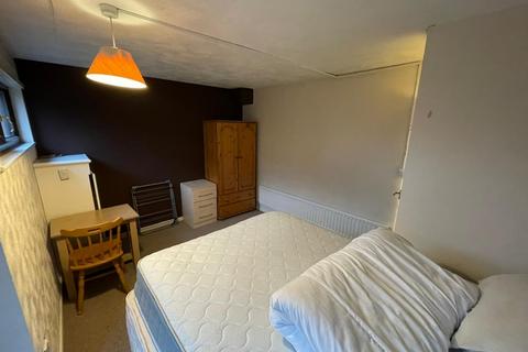 2 bedroom flat to rent, Roseland Way, Birmingham, West Midlands, B15