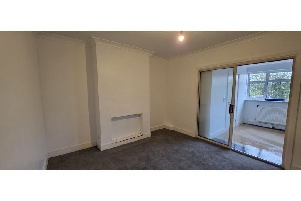 Living Room/Bedroom