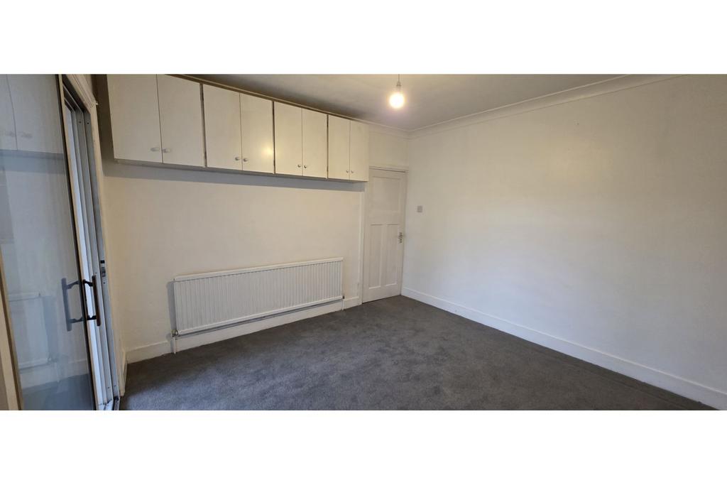 Living Room/Bedroom
