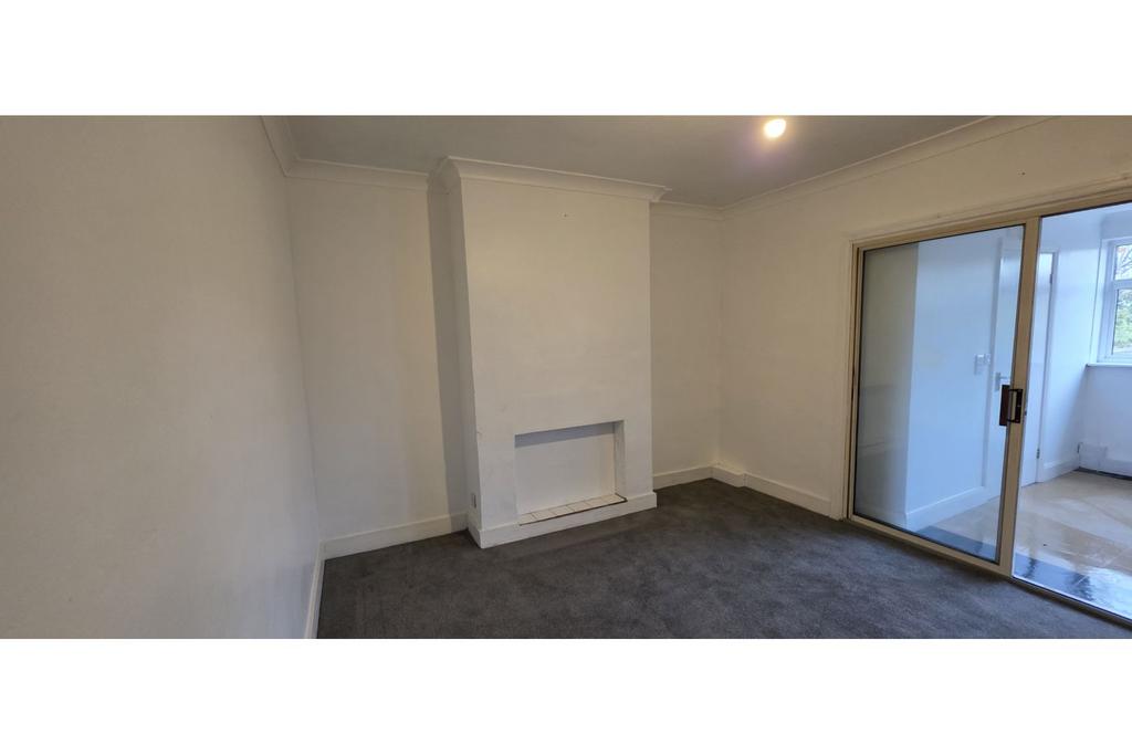 Living Room/Bedroom