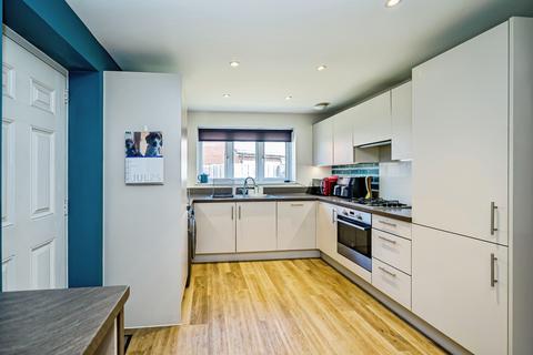 3 bedroom detached house for sale, Topaz Lane, Aylesbury, HP18