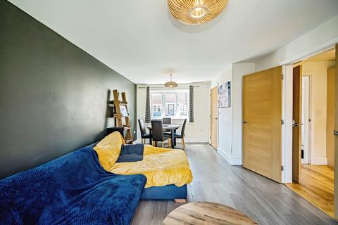 3 bedroom detached house for sale, Topaz Lane, Aylesbury, HP18