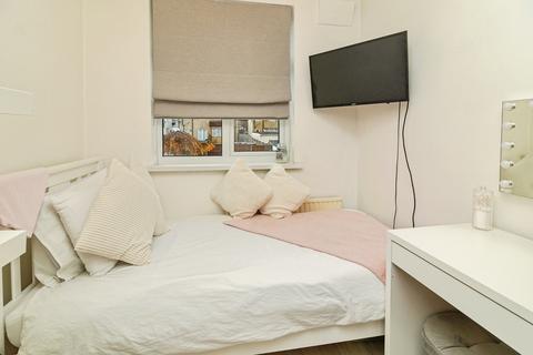 undefined, Fourth Avenue, Luton, LU3