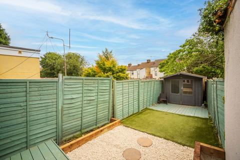 2 bedroom terraced house to rent, Fox Street, Gillingham, ME7