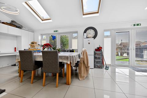 undefined, Black Swan Lane, Luton, LU3