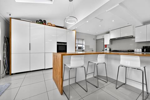 undefined, Black Swan Lane, Luton, LU3