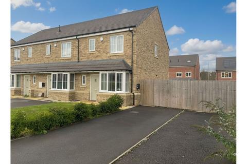 3 bedroom end of terrace house to rent, Park Hill Way, Wakefield, WF1