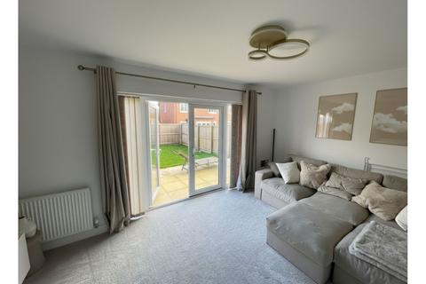 3 bedroom end of terrace house to rent, Park Hill Way, Wakefield, WF1