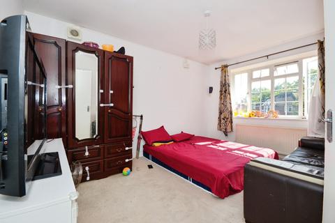 2 bedroom apartment for sale, Thurlby Close, Harrow, HA1