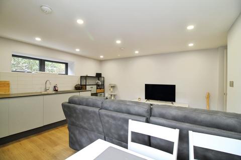 2 bedroom flat for sale, Moss Road, Colchester, CO3