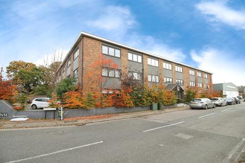 2 bedroom flat for sale, Moss Road, Colchester, CO3