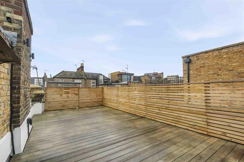3 bedroom flat to rent, St Maur Road, London