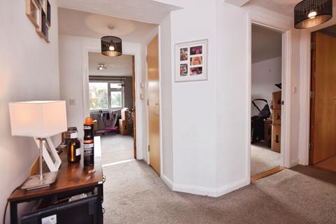 2 bedroom flat for sale, Cats Lane, Sudbury, CO10