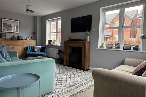 undefined, Willow Drive, Warwick * CORNER LOCATION *