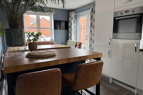 undefined, Willow Drive, Warwick * CORNER LOCATION *