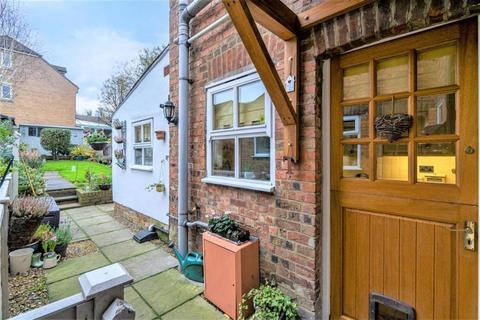 2 bedroom terraced house for sale, Spring Gardens Road, High Wycombe, HP13