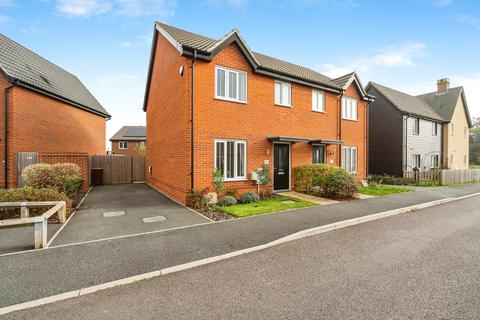 3 bedroom semi-detached house for sale, Bartram Close, Norwich, NR9