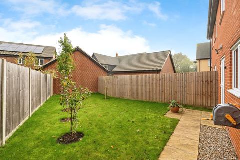 3 bedroom semi-detached house for sale, Bartram Close, Norwich, NR9