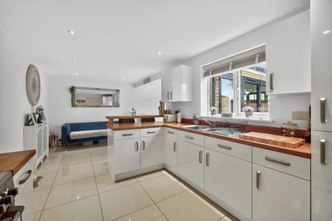 4 bedroom detached house for sale, Pascoe Drive, Great Yarmouth, NR29