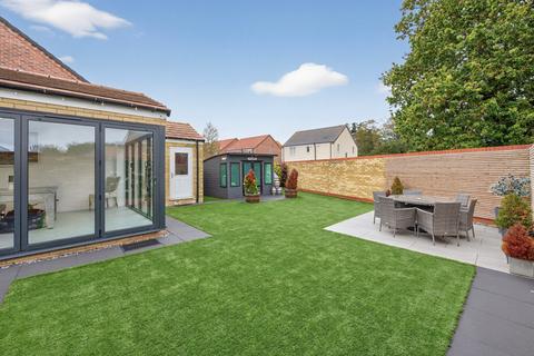 4 bedroom detached house for sale, Pascoe Drive, Great Yarmouth, NR29