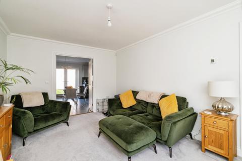 3 bedroom semi-detached house for sale, Hewitt Drive, Mattishall, Dereham, NR20