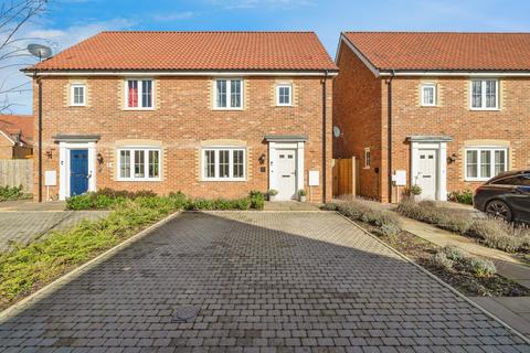3 bedroom semi-detached house for sale, Hewitt Drive, Mattishall, Dereham, NR20