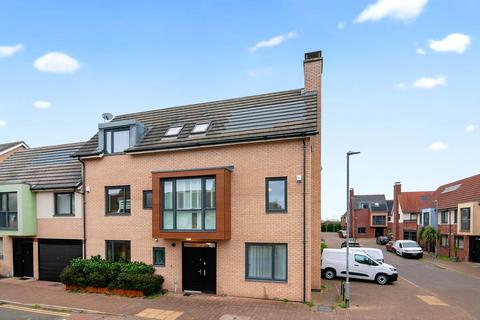 5 bedroom end of terrace house for sale, Olympic Boulevard, Colchester, CO4