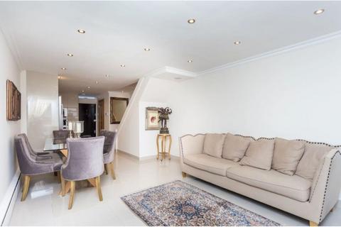 Finchley Road, London, NW3