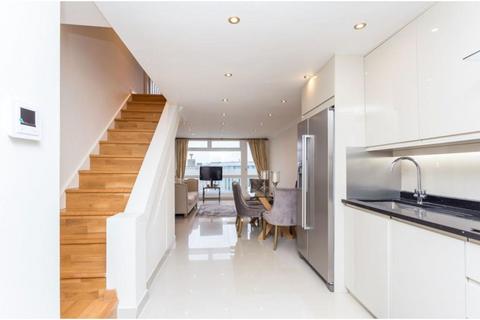 undefined, Finchley Road, London, NW3