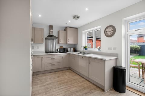 3 bedroom semi-detached house for sale, Dublois Close, Tring, HP23