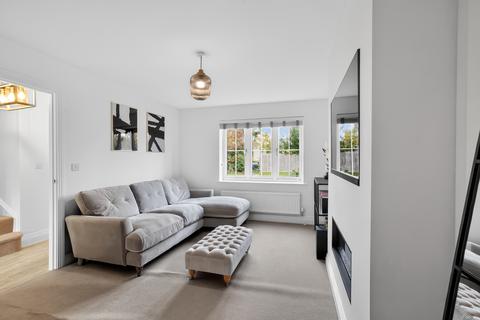 3 bedroom semi-detached house for sale, Dublois Close, Tring, HP23