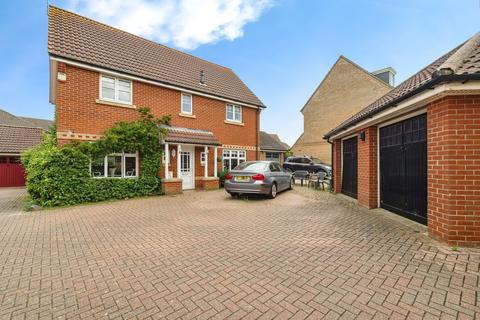 4 bedroom detached house for sale, Yewdale, Lowestoft, NR33