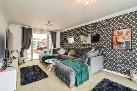 4 bedroom detached house for sale, Yewdale, Lowestoft, NR33