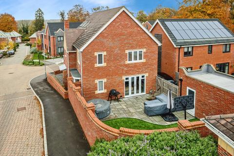 Trinity Circle, High Wycombe, HP11