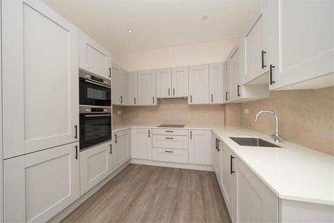 3 bedroom flat to rent, Larch Road, LONDON NW2