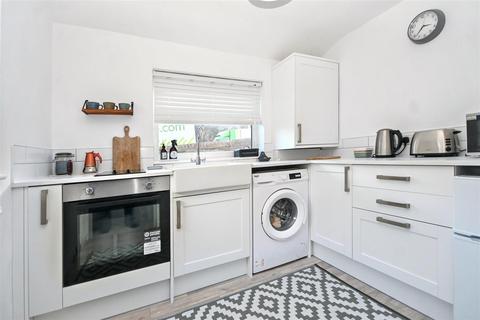 1 bedroom flat for sale, Moat Croft Road, Eastbourne