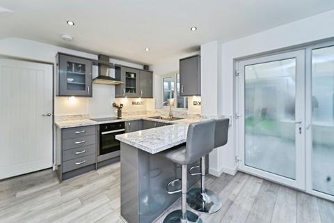 3 bedroom semi-detached house for sale, Memory Lane, Wednesbury, WS10