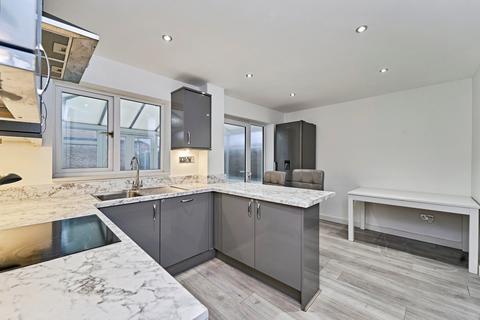 3 bedroom semi-detached house for sale, Memory Lane, Wednesbury, WS10