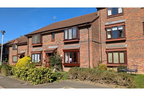 undefined, High Street, Abbots Langley, WD5