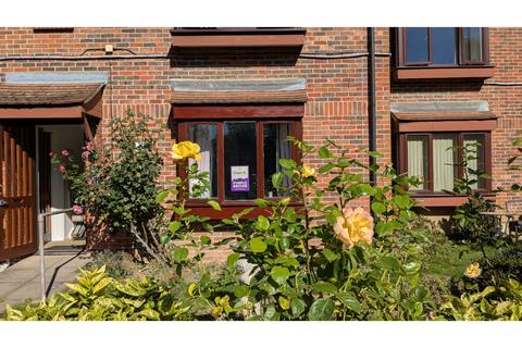 undefined, High Street, Abbots Langley, WD5