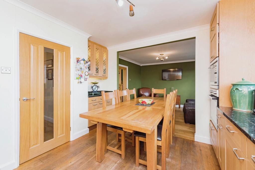 Lounge / Kitchen