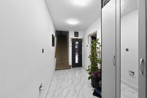 4 bedroom end of terrace house for sale, Gosforth Lane, Watford, WD19