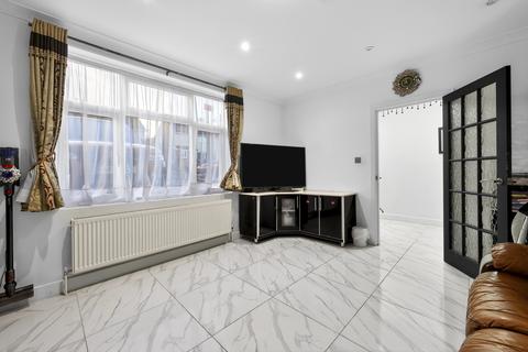 4 bedroom end of terrace house for sale, Gosforth Lane, Watford, WD19
