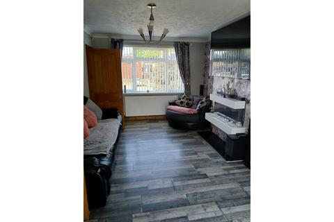 3 bedroom end of terrace house for sale, Delville Road, Wednesbury, WS10