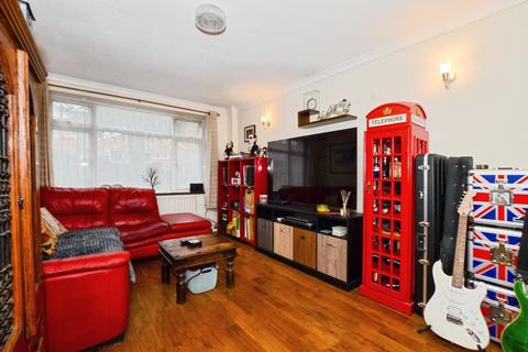 1 bedroom ground floor maisonette for sale, Chalk Hill, Watford, WD19
