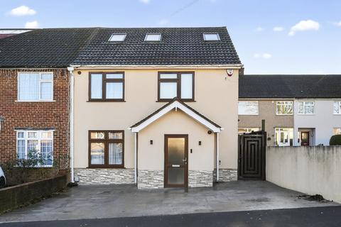 3 bedroom semi-detached house for sale, Beeston Close, Watford, WD19