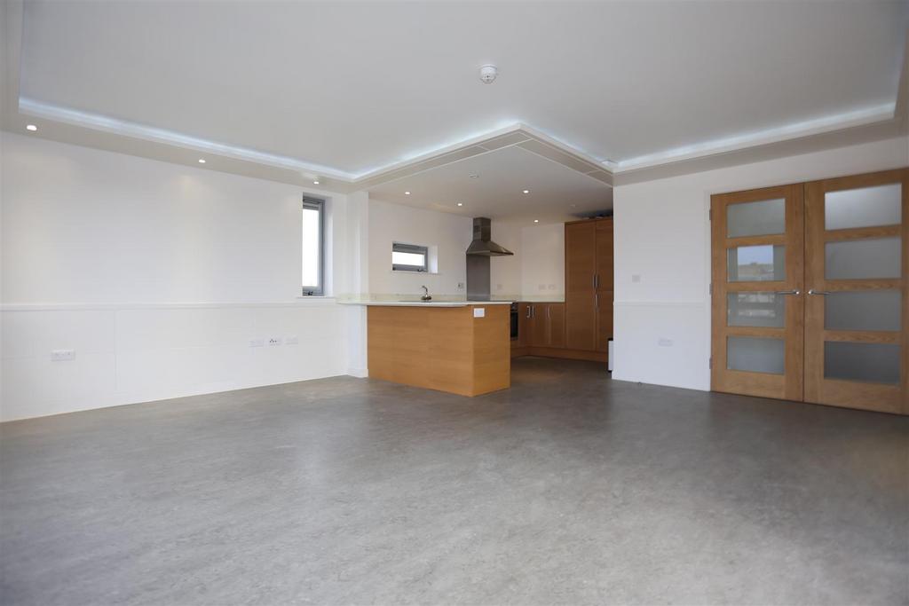 11, 13a Albion St loungekitch.jpg